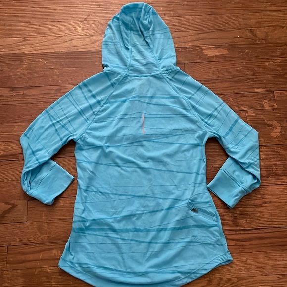 Nike Pullover Top with Hood - Picture 3 of 6